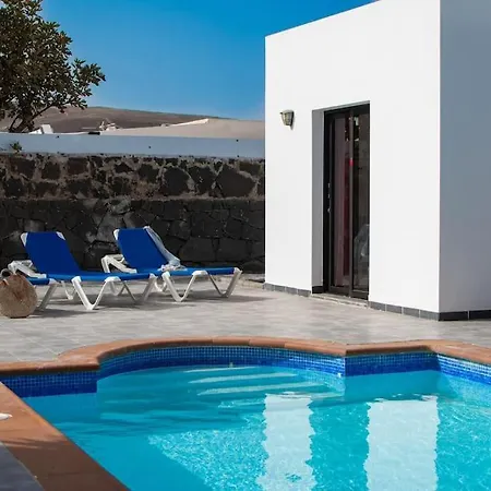 Casa Marlay Spacious, Heated Pool, Bbq & Fast Wi-Fi Only 15 Minutes Walk To Town Playa Blanca  Exterior photo