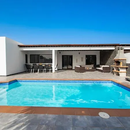 Casa Marlay Spacious, Heated Pool, Bbq & Fast Wi-Fi Only 15 Minutes Walk To Town Playa Blanca  Exterior photo