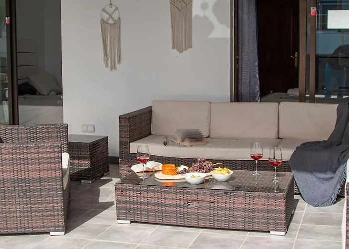 Casa Marlay Spacious, Heated Pool, Bbq & Fast Wi-Fi Only 15 Minutes Walk To Town