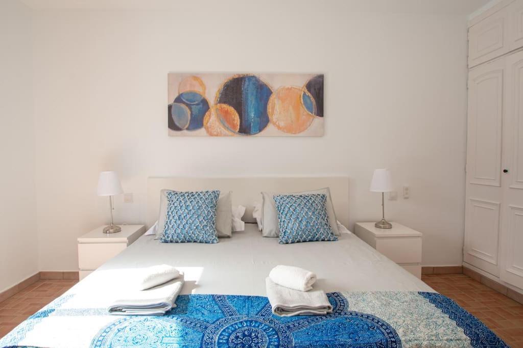 Casa Marlay Spacious, Heated Pool, Bbq & Fast Wi-fi Only 15 Minutes Walk To Town Hébergement de vacances *