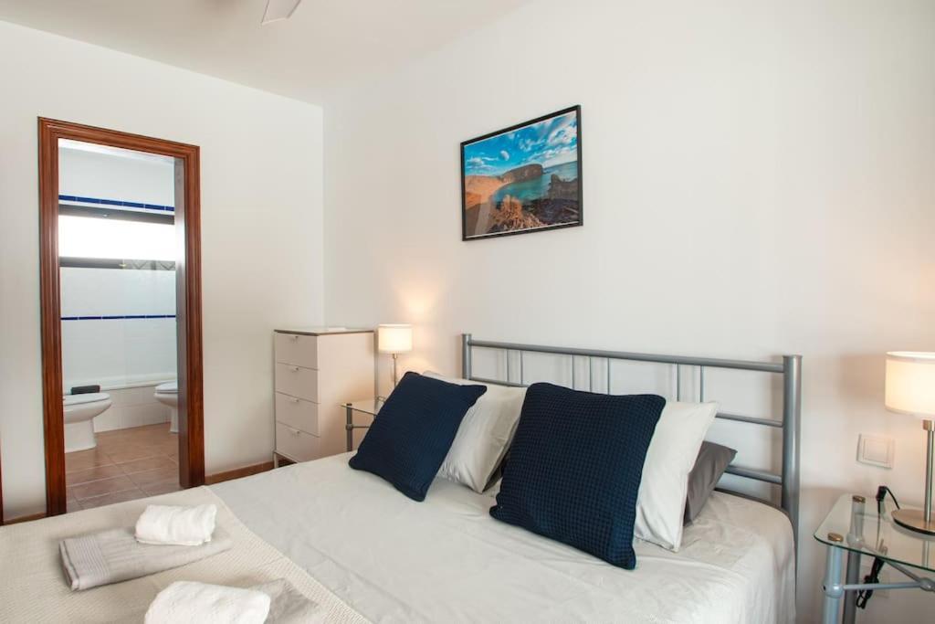 Hébergement de vacances Casa Marlay Spacious, Heated Pool, Bbq & Fast Wi-fi Only 15 Minutes Walk To Town